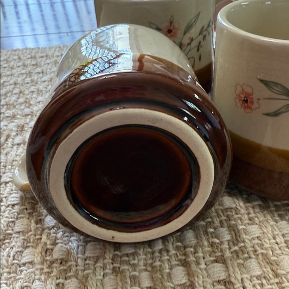 Country side vintage mugs. Floral Ceramic Mug with Brown Base. 4 mugs EUC - Picture 7 of 7